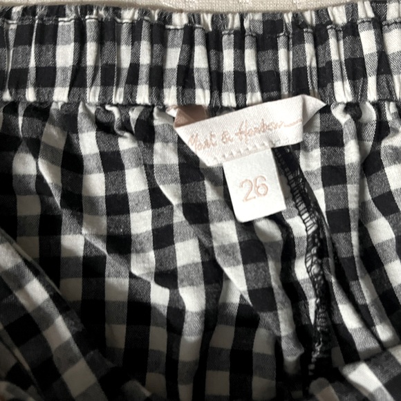 M&H Shorts - Picture 3 of 4